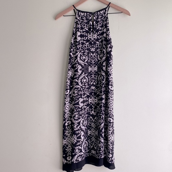 NWT White House Black Market Reversible Sleeveless Halter Dress in Black & Ecru - Picture 7 of 13